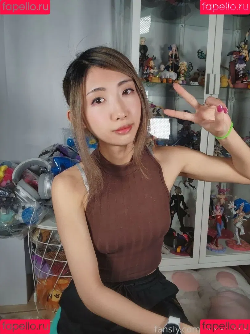 MikanCos Onlyfans Photo Gallery 