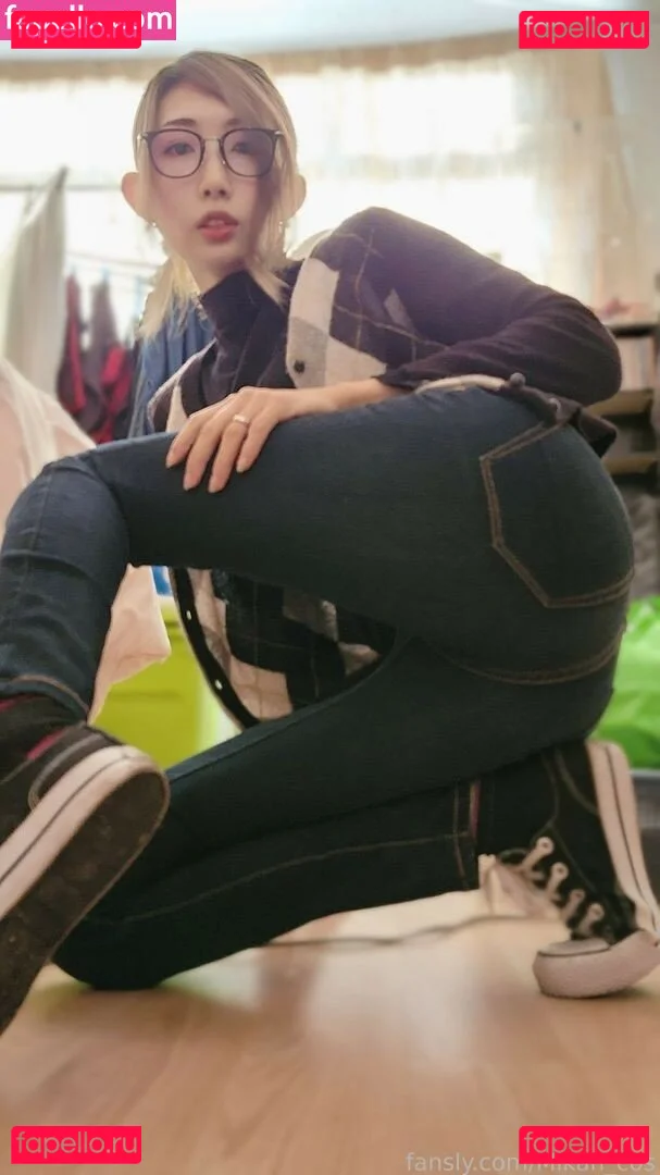 MikanCos Onlyfans Photo Gallery 