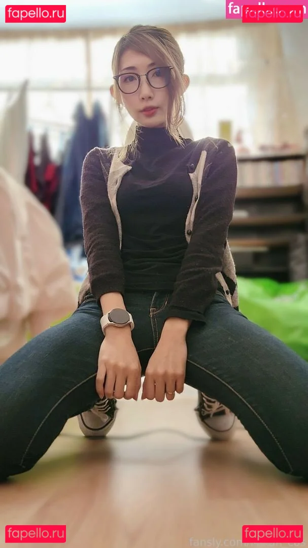 MikanCos Onlyfans Photo Gallery 