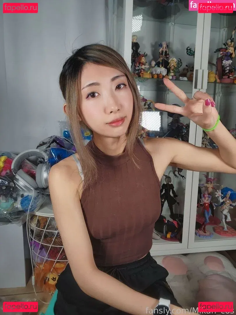 MikanCos Onlyfans Photo Gallery 