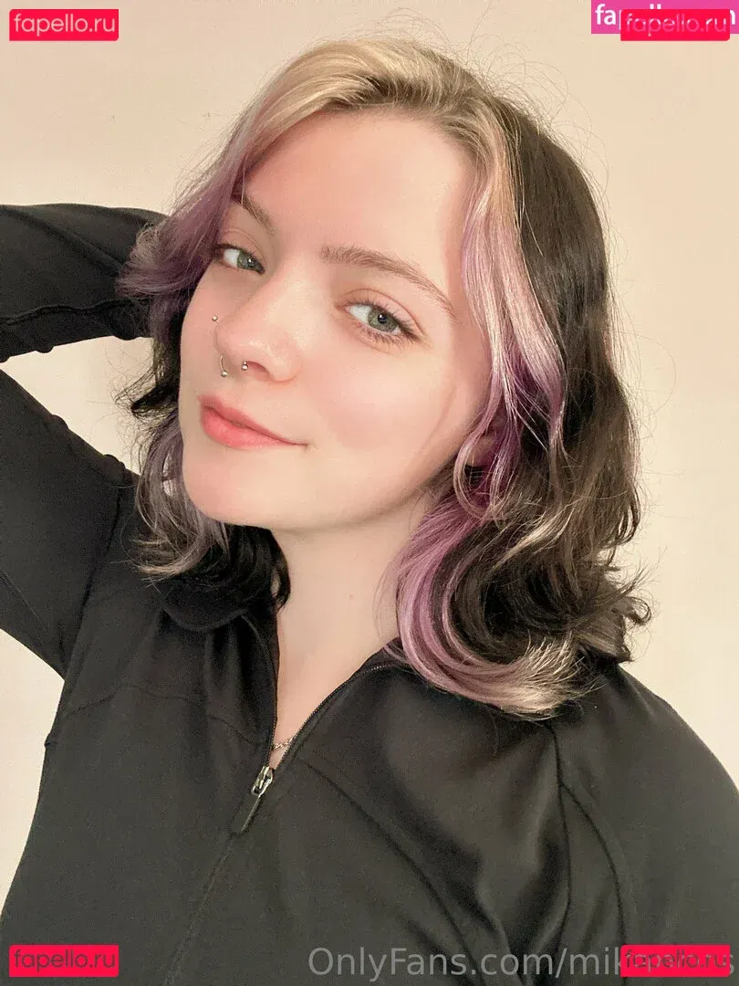 MikanCos Onlyfans Photo Gallery 