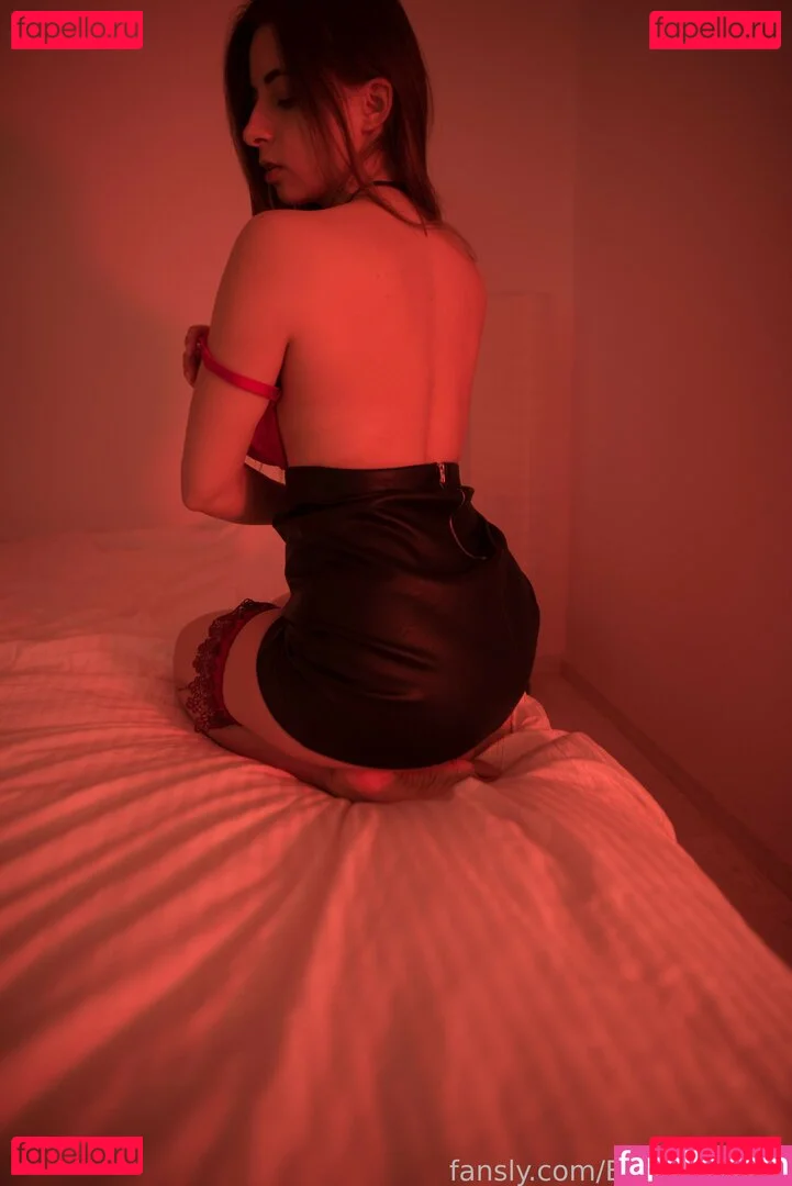 elle.mira.dance Onlyfans Photo Gallery 