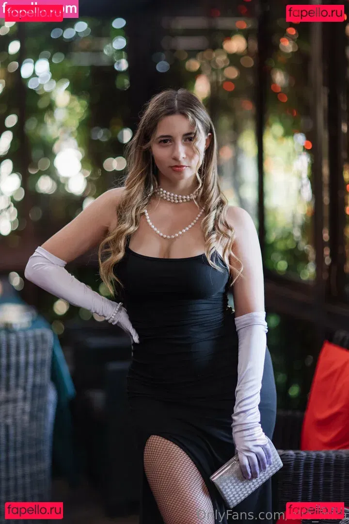 elle.mira.dance Onlyfans Photo Gallery 