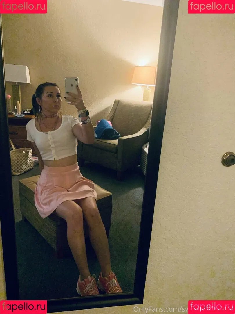 swallowpeaches Onlyfans Photo Gallery 