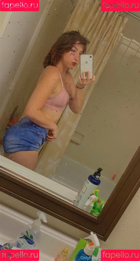 swallowpeaches Onlyfans Photo Gallery 