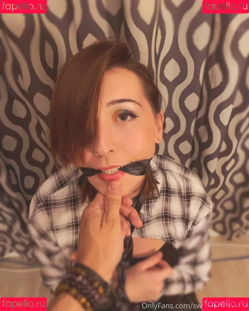 swallowpeaches Onlyfans Photo Gallery 