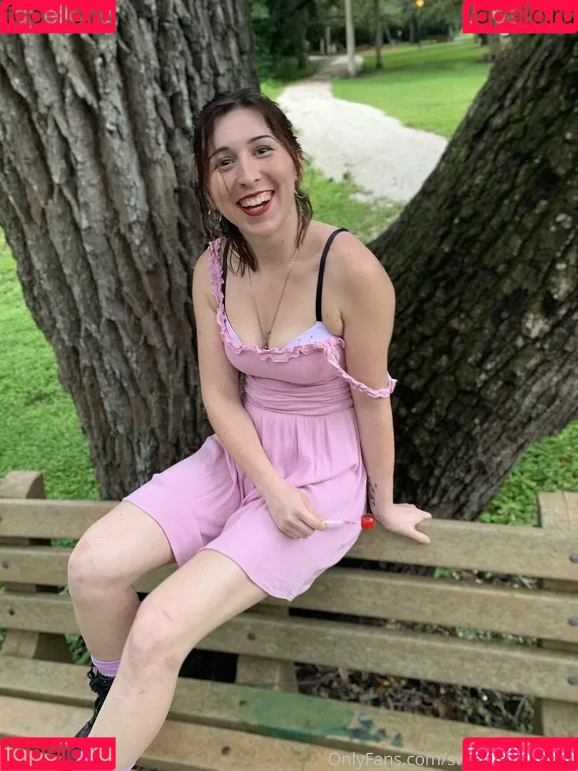swallowpeaches Onlyfans Photo Gallery 