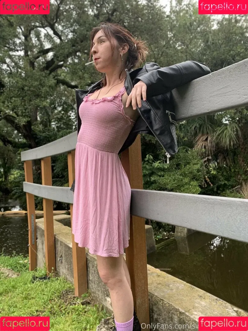 swallowpeaches Onlyfans Photo Gallery 