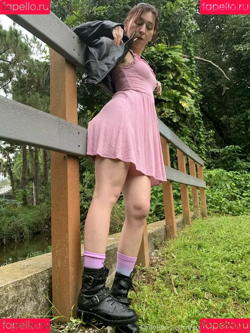 swallowpeaches Onlyfans Photo Gallery 