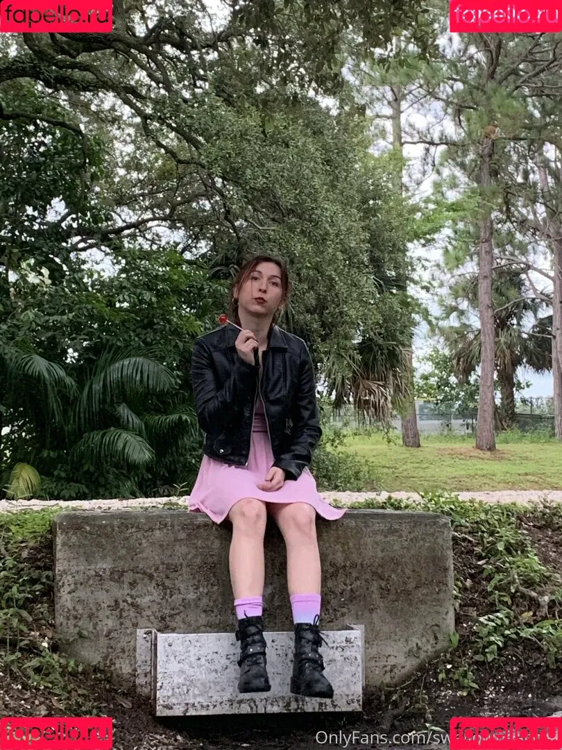 swallowpeaches Onlyfans Photo Gallery 