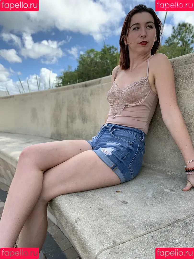 swallowpeaches Onlyfans Photo Gallery 