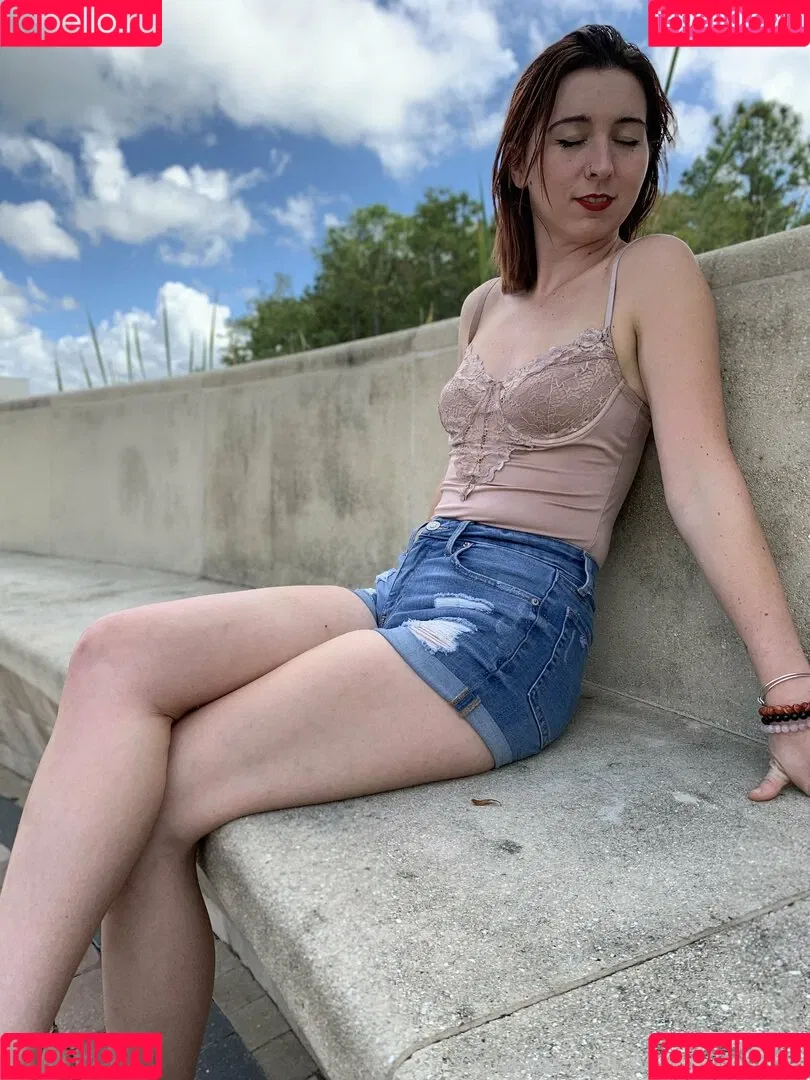 swallowpeaches Onlyfans Photo Gallery 