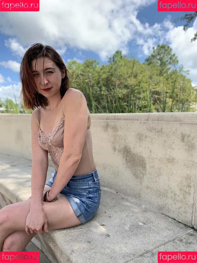swallowpeaches Onlyfans Photo Gallery 