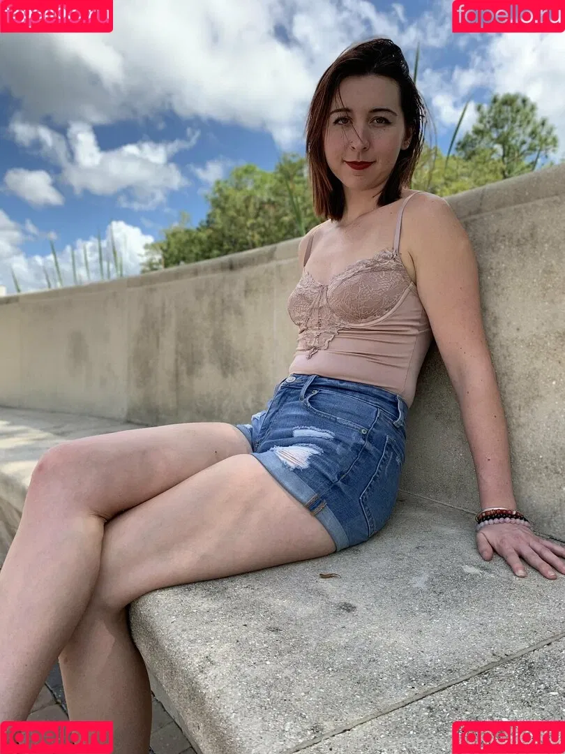 swallowpeaches Onlyfans Photo Gallery 