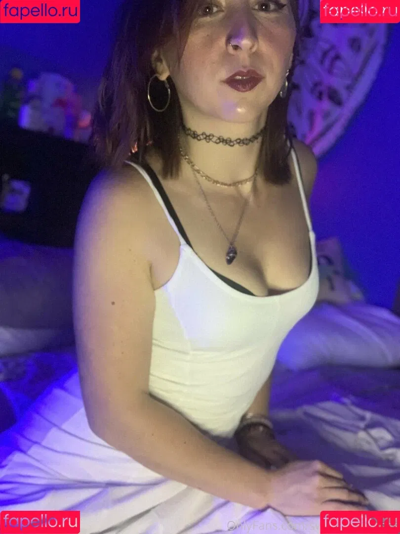 swallowpeaches Onlyfans Photo Gallery 