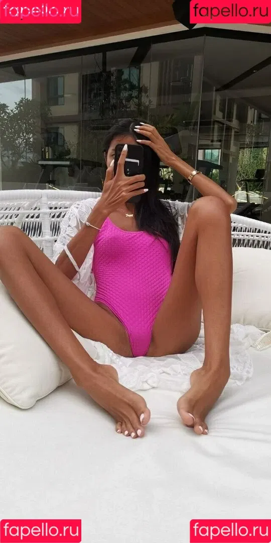 Poppy Thai Onlyfans Photo Gallery 