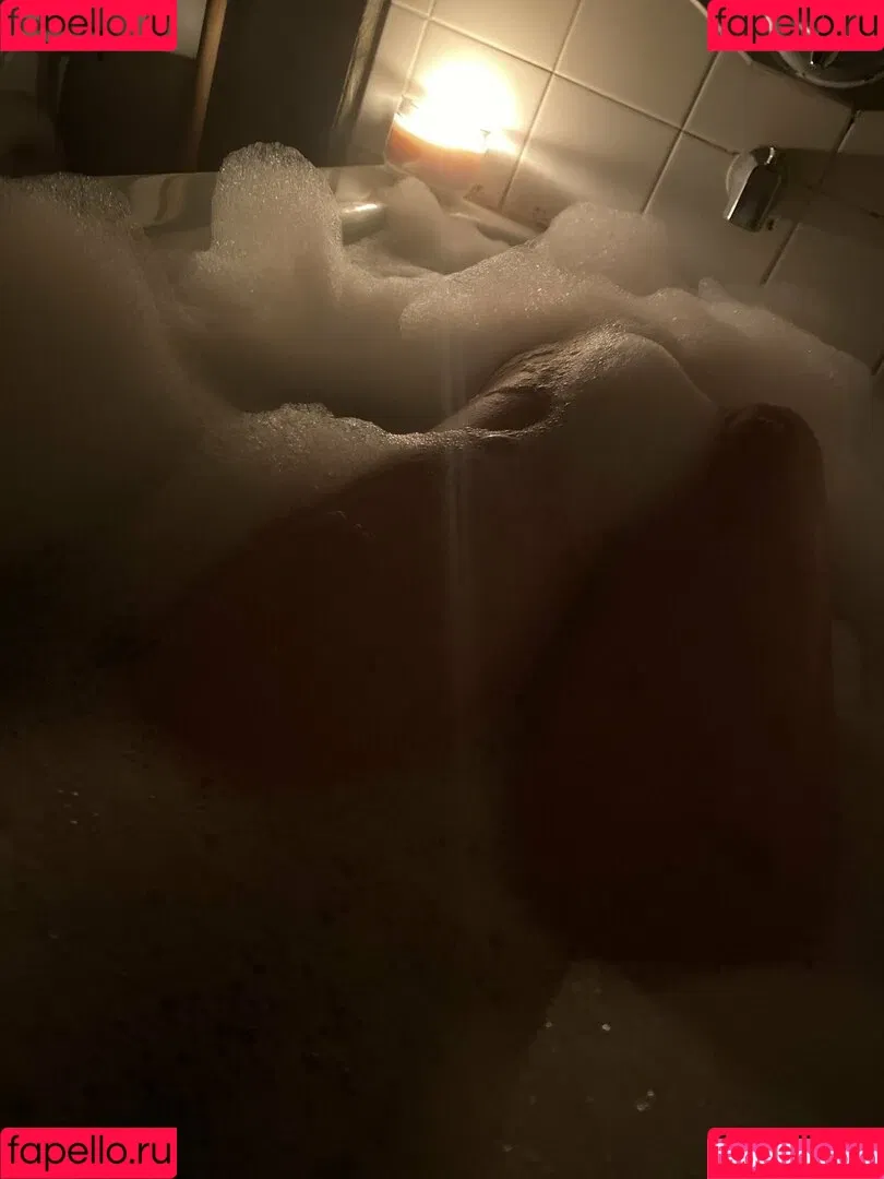 hereliesviolet Onlyfans Photo Gallery 