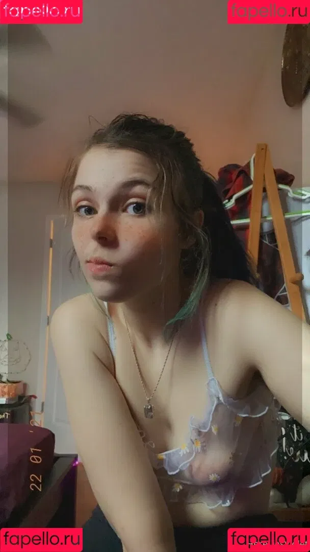 hereliesviolet Onlyfans Photo Gallery 