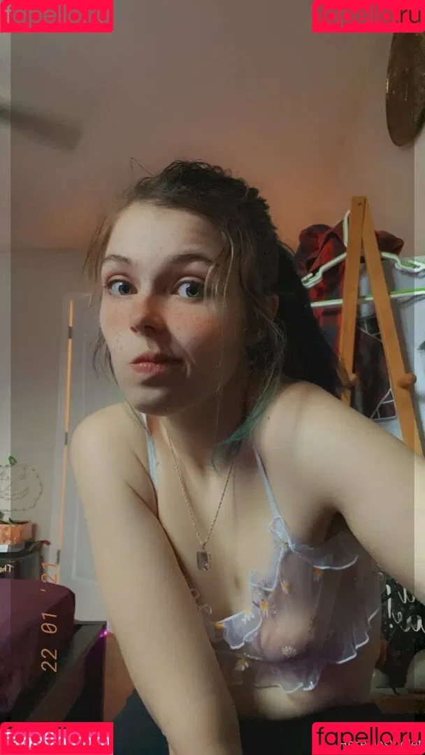 hereliesviolet Onlyfans Photo Gallery 