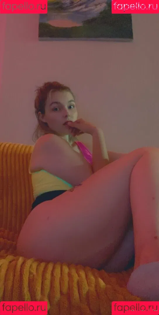 hereliesviolet Onlyfans Photo Gallery 