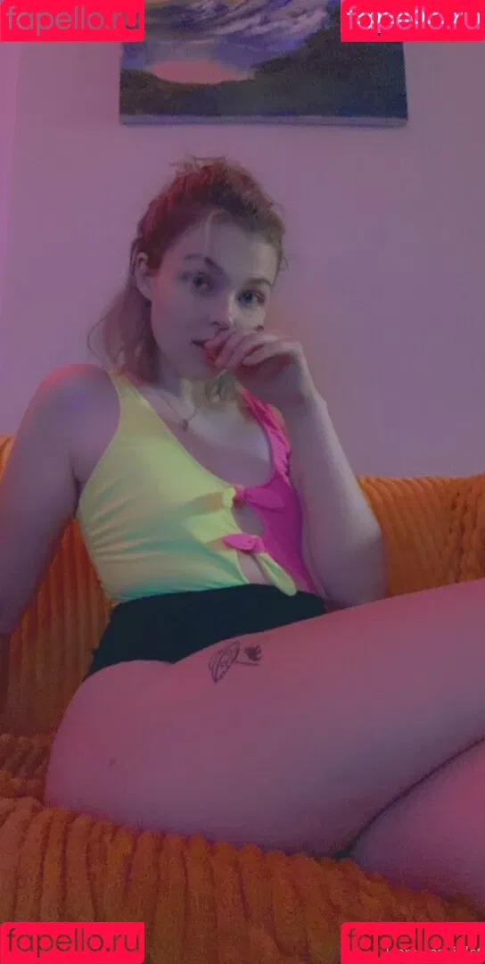 hereliesviolet Onlyfans Photo Gallery 