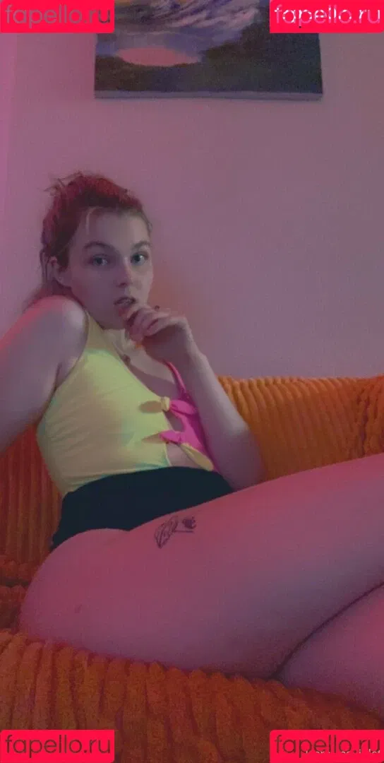 hereliesviolet Onlyfans Photo Gallery 