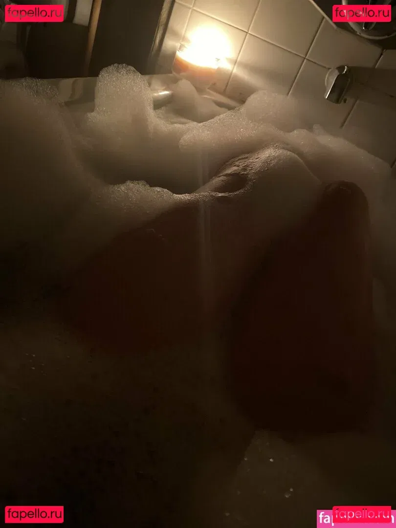 hereliesviolet Onlyfans Photo Gallery 