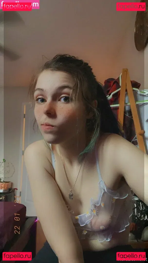 hereliesviolet Onlyfans Photo Gallery 