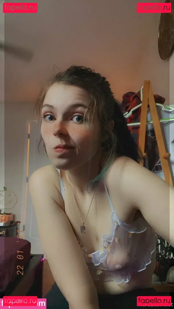 hereliesviolet Onlyfans Photo Gallery 