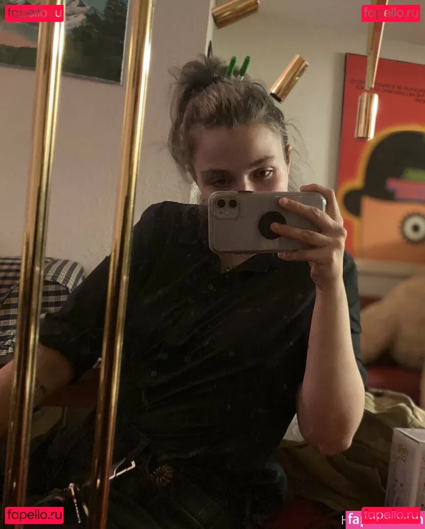 hereliesviolet Onlyfans Photo Gallery 