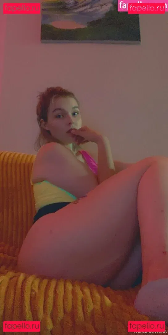 hereliesviolet Onlyfans Photo Gallery 