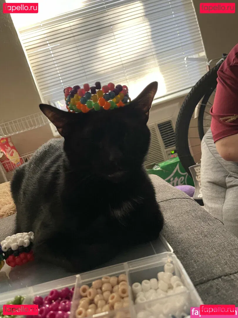 hereliesviolet Onlyfans Photo Gallery 