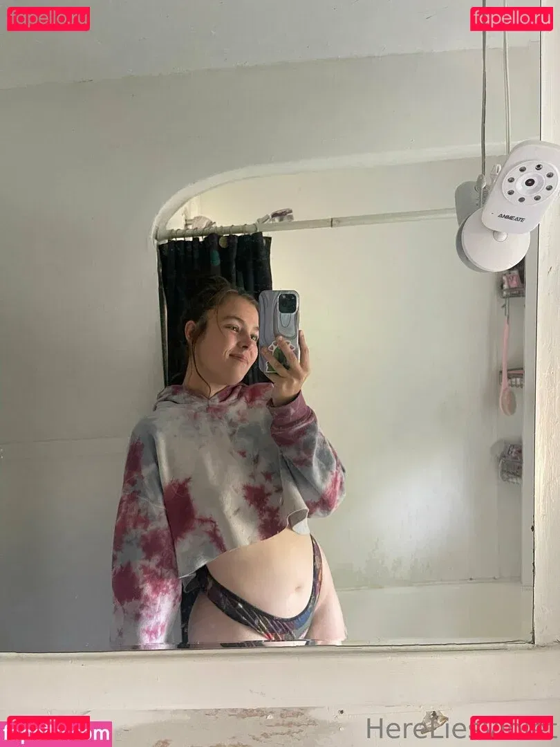 hereliesviolet Onlyfans Photo Gallery 