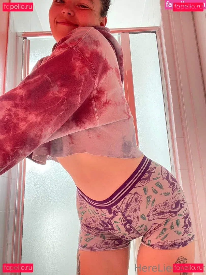 hereliesviolet Onlyfans Photo Gallery 