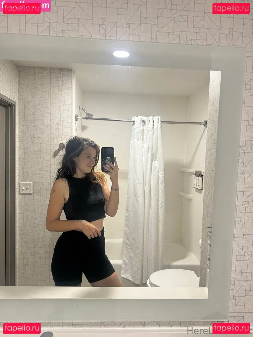 hereliesviolet Onlyfans Photo Gallery 