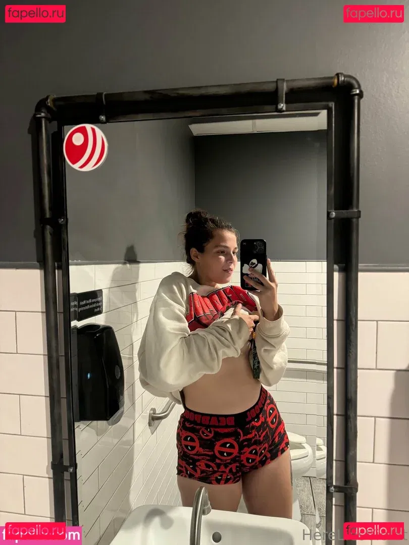 hereliesviolet Onlyfans Photo Gallery 