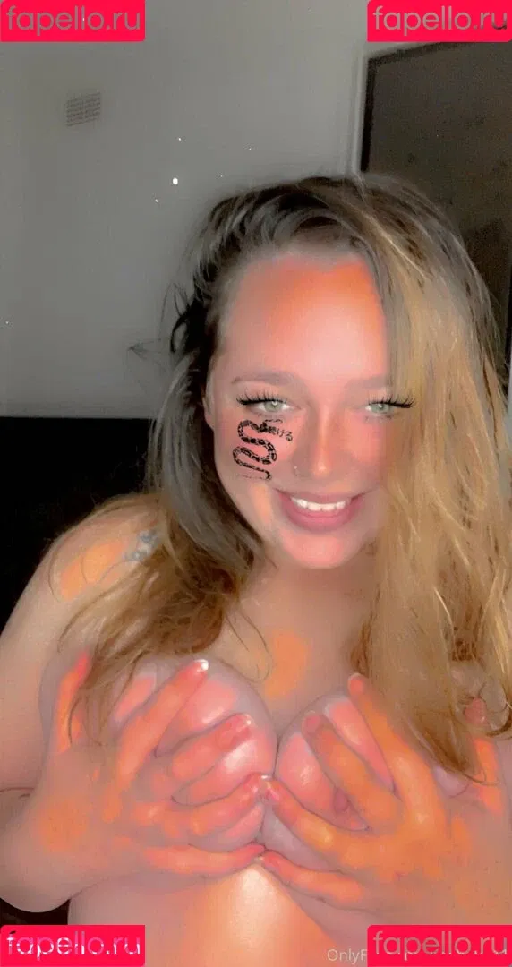 raebabe11 Onlyfans Photo Gallery 