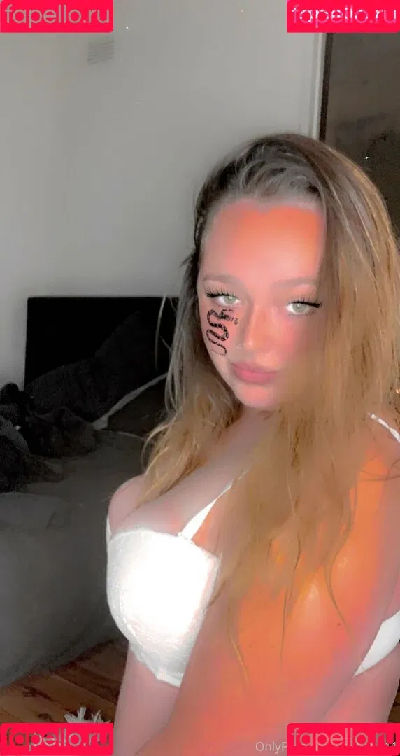 raebabe11 Onlyfans Photo Gallery 
