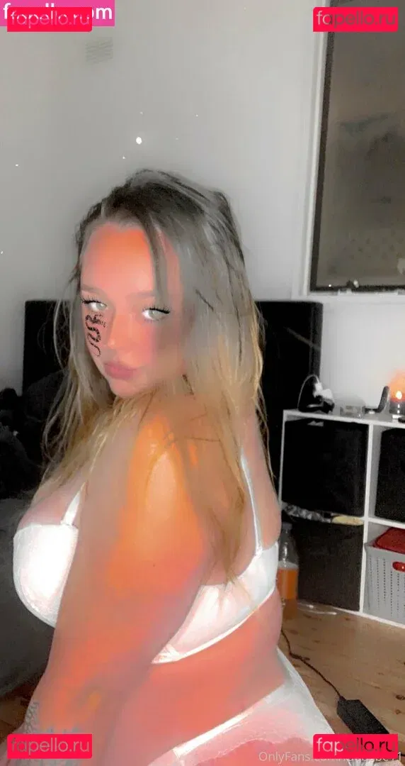 raebabe11 Onlyfans Photo Gallery 