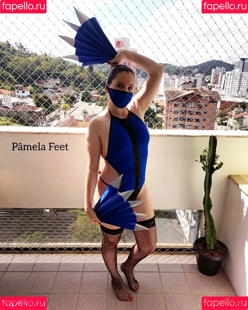 PamFeet Onlyfans Photo Gallery 