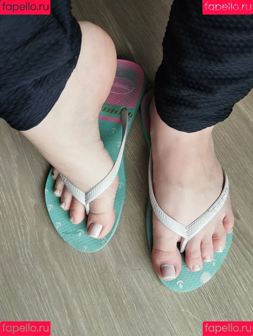 PamFeet Onlyfans Photo Gallery 
