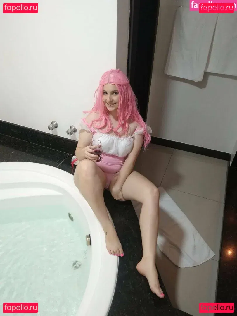 PamFeet Onlyfans Photo Gallery 