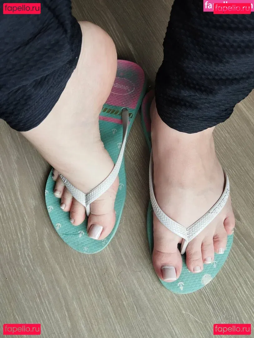 PamFeet Onlyfans Photo Gallery 