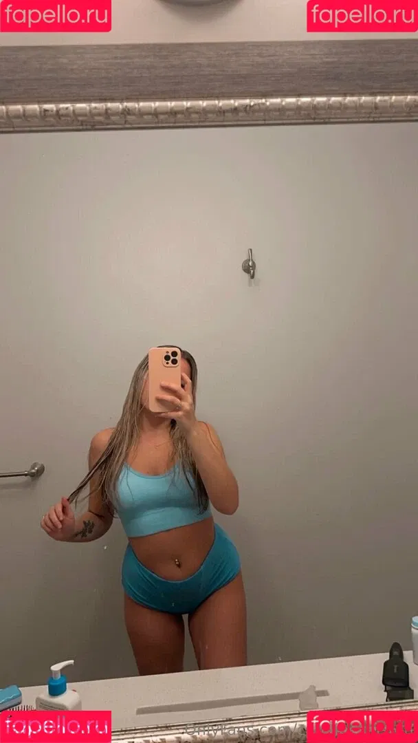 carolinecolston Onlyfans Photo Gallery 