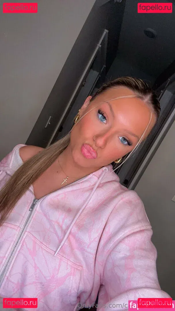 carolinecolston Onlyfans Photo Gallery 