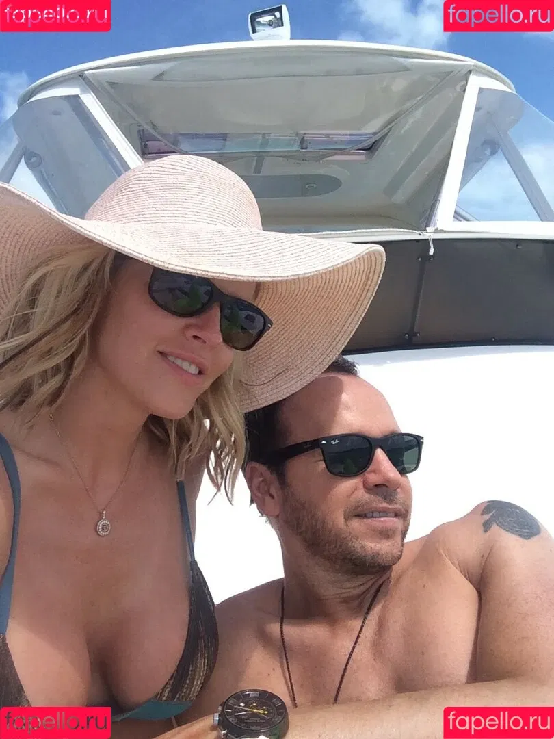 Jenny McCarthy Onlyfans Photo Gallery 