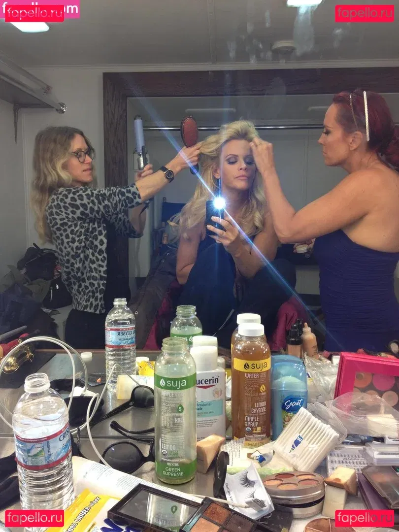 Jenny McCarthy Onlyfans Photo Gallery 