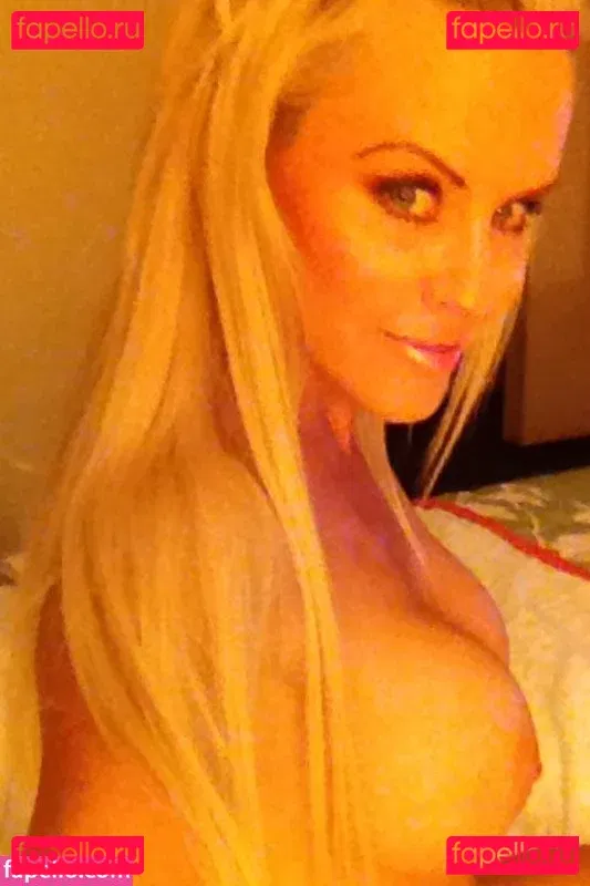 Jenny McCarthy Onlyfans Photo Gallery 