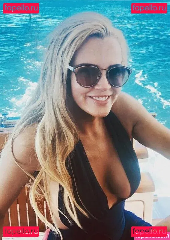 Jenny McCarthy Onlyfans Photo Gallery 