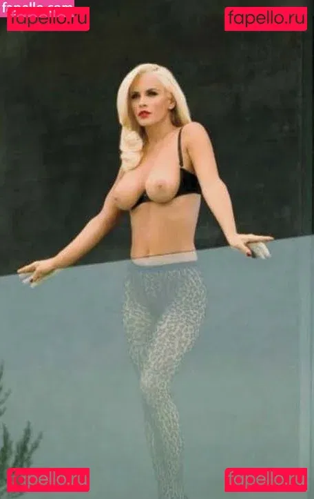 Jenny McCarthy Onlyfans Photo Gallery 